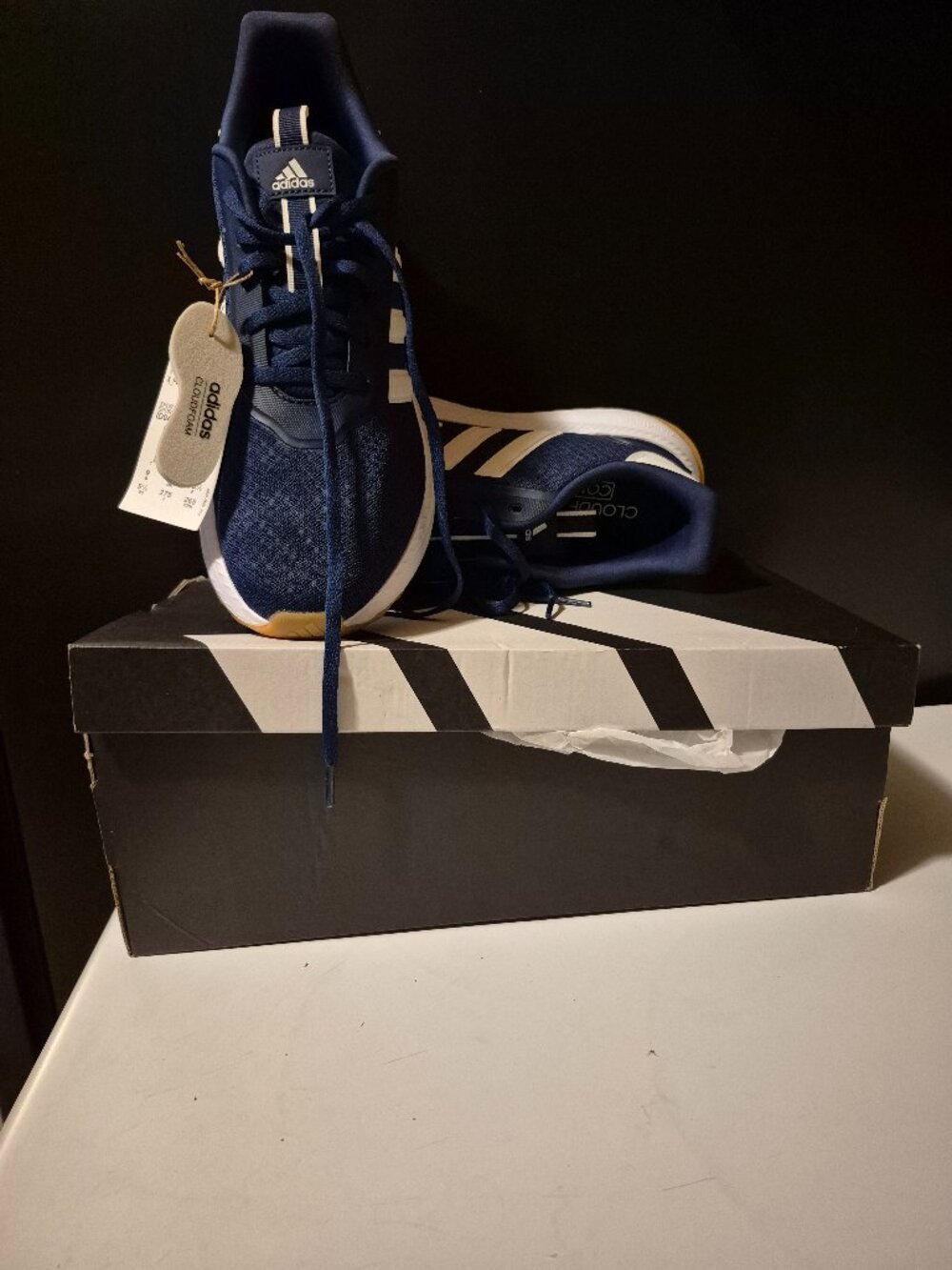 DARK BLUE BRAND-NEW IN BOX WITH RETAIL TAGS MEN 9.5 ADIDAS XPLR PATH SNECKERS